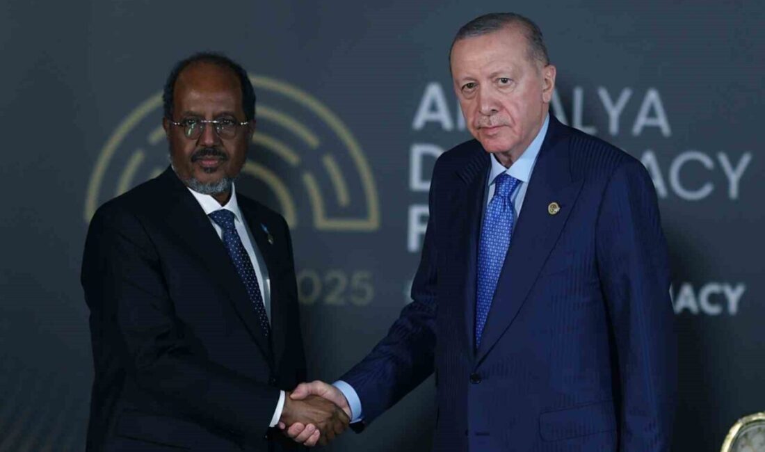 Cumhurbaşkanı Erdoğan, Somali Lideri Mahmud ile Antalya’da Önemli Bir Görüşme Gerçekleştirdi Cumhurbaşkanı Recep Tayyip Erdoğan, Antalya Diplomasi Forumu çerçevesinde Somali Cumhurbaşkanı