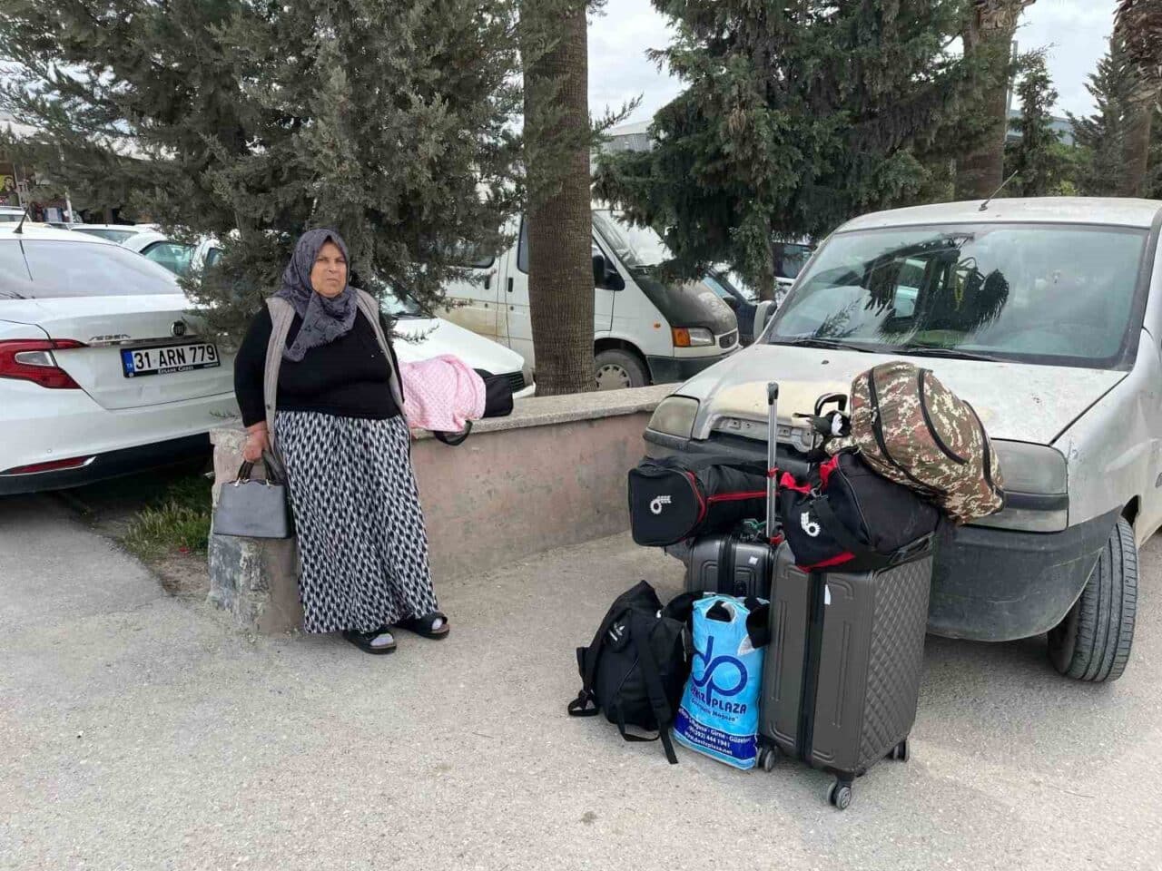 İstanbul'da meydana gelen 6.2 büyüklüğündeki depremin ardından Hataylı afetzedeler, memleketlerine