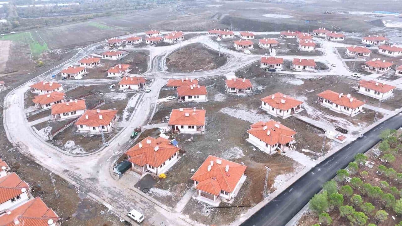 Çevre, Şehircilik ve İklim Değişikliği Bakanlığı, Kahramanmaraş'ta depremin ardından 10,180