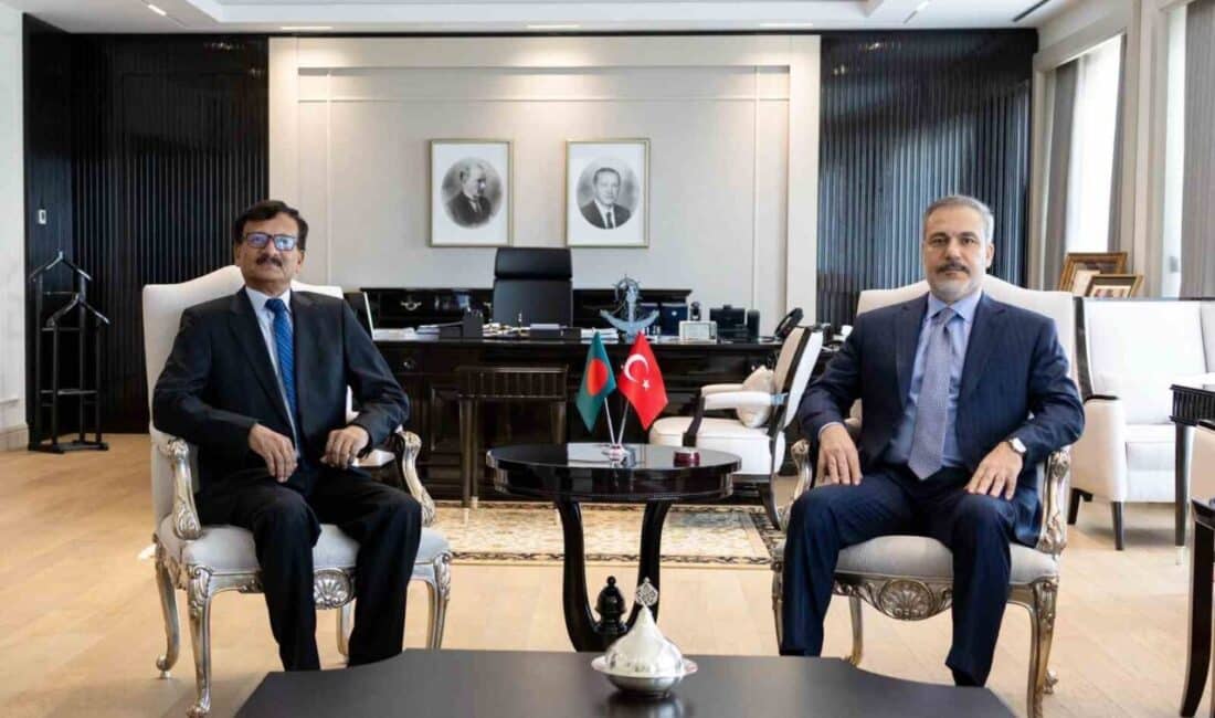 Dışişleri Bakanı Hakan Fidan, Bangladeş Geçici Hükümeti’nin Dışişleri Bakanlığı Danışmanı Touhid Hossain ile bir araya geldi. Dışişleri Bakanı Hakan Fidan, Bangladeş Geçici Hükümeti Dışişleri Bakanlığı Danışmanı