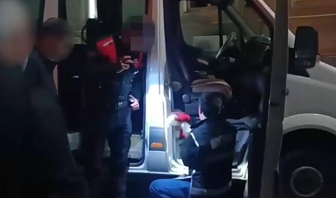 Diyarbakır’da Mart Ayında Yapılan Kaçakçılık Operasyonlarında 7 Kişi Tutuklandı ve Çok Sayıda Kaçak Ürün Ele Geçirildi Diyarbakır'da yapılan operasyonlarda 7 kişi tutuklanırken, toplamda 79 şüpheliye işlem