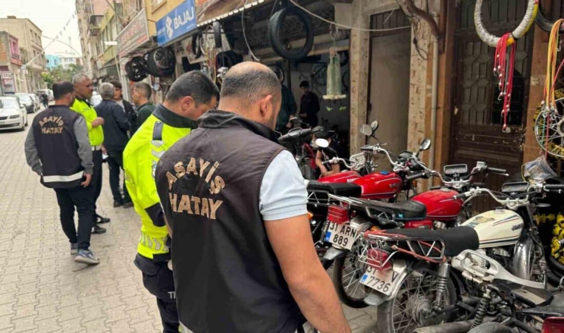 Dörtyol’da Motosiklet Tamircilerine Yönelik Denetim: 62 Araç Kontrol Edildi Hatay’ın Dörtyol ilçesinde Emniyet Müdürlüğü, motosiklet tamircilerine yönelik denetim gerçekleştirdi.
