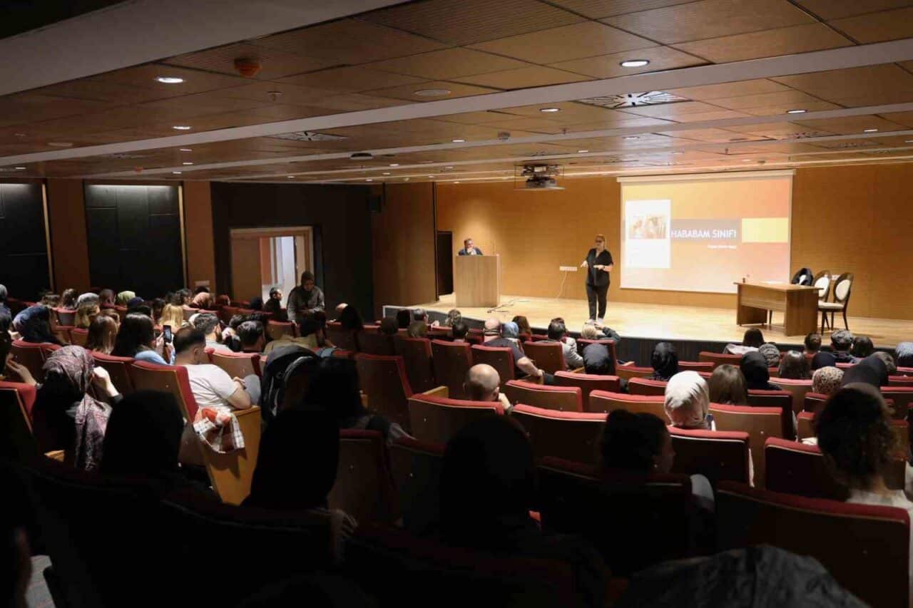 Düzce Üniversitesi, Rıfat Ilgaz’ın eğitim felsefesini ele alan bir söyleşi