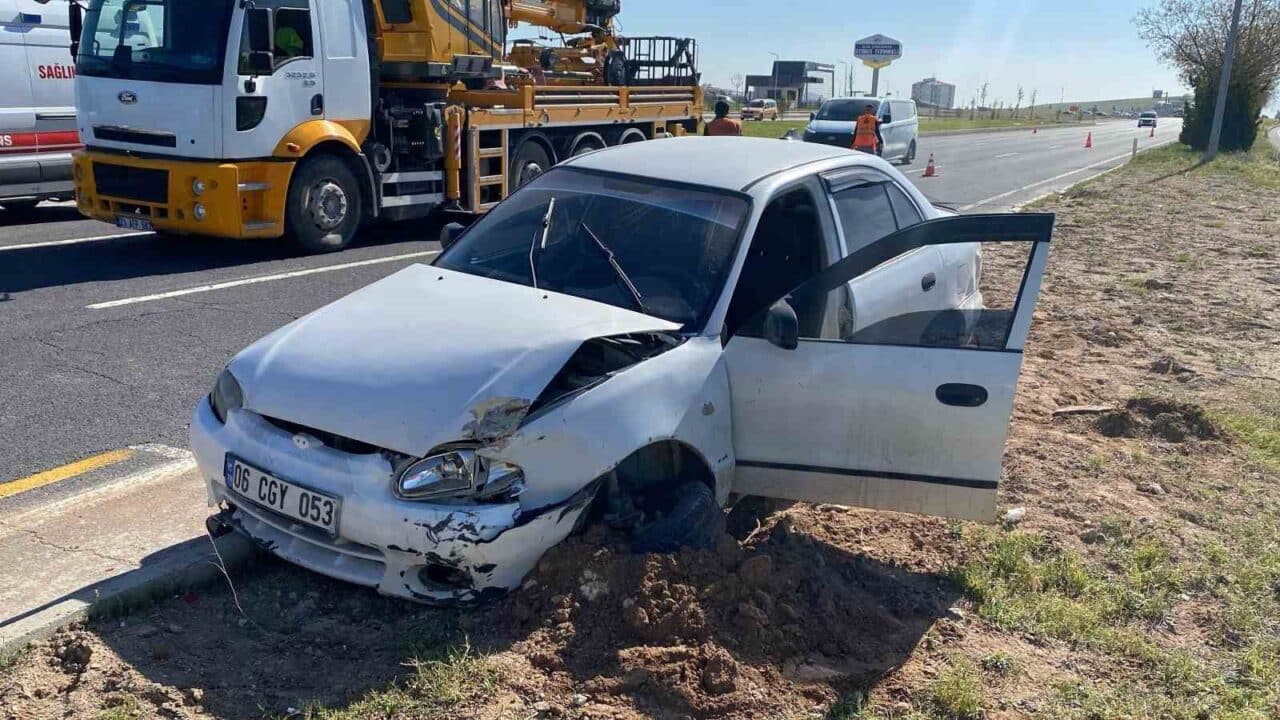 Elazığ'da Güney Çevreyolunda Mercedes tır ile otomobilin çarpışması sonucu M.A.