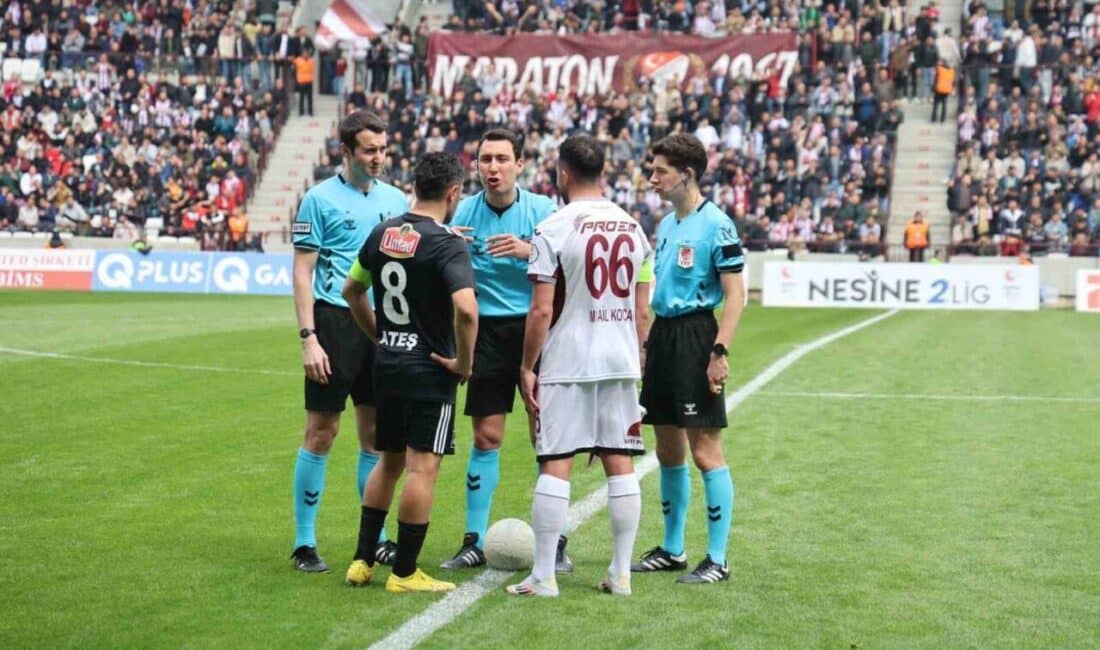 Elazığspor, 68 Aksarayspor’u 3-1 yendi; hakem hatalarına video ile tepki gösterdi Elazığspor, 68 Aksarayspor'u 3-1 yendiği erteleme maçının ardından, hakem hatalarına