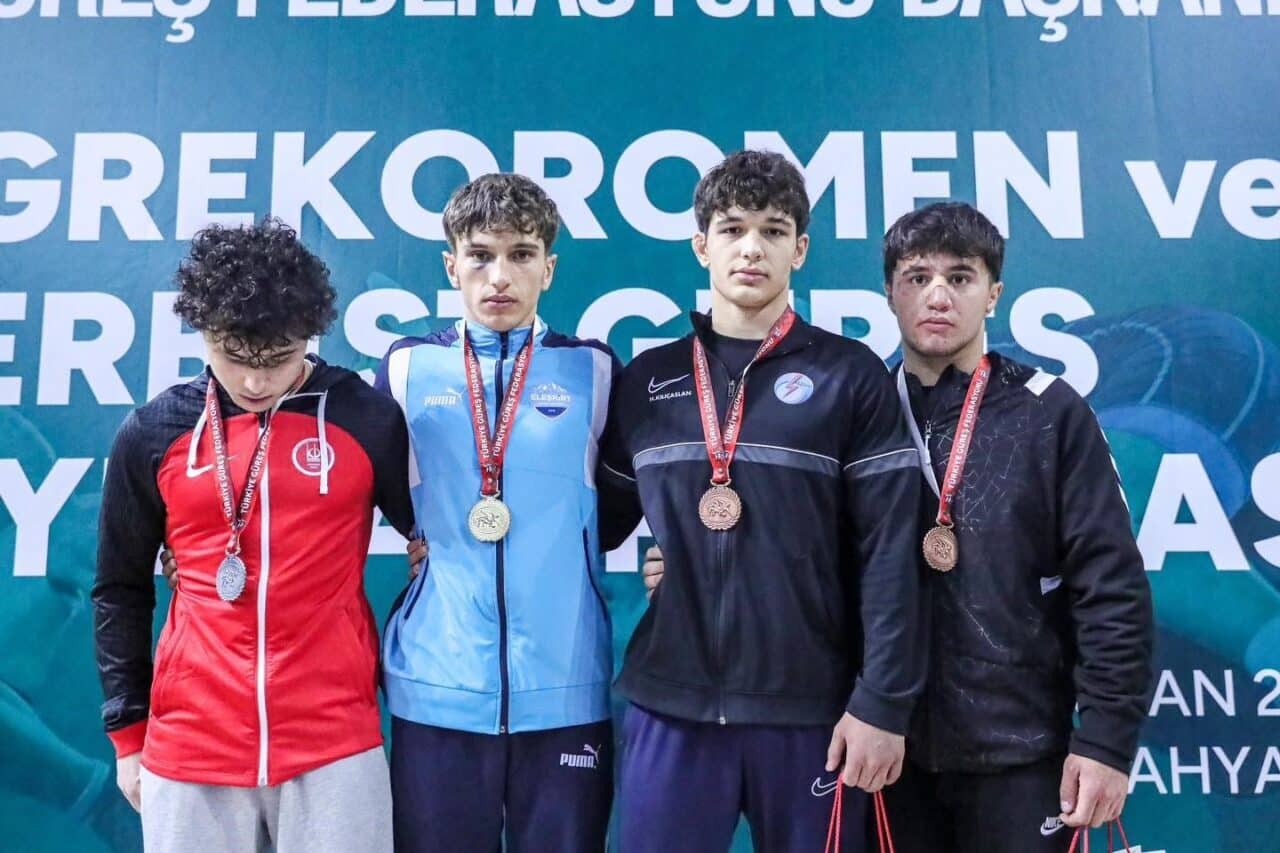 Eleşkirt'te güreş yapan Hamza Yerlikaya, Kütahya'da düzenlenen U17 Türkiye Şampiyonası’nda