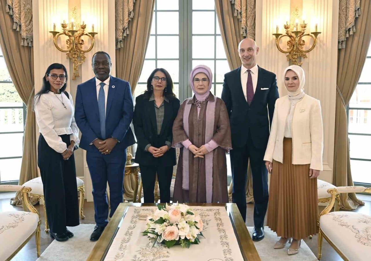 Cumhurbaşkanı Recep Tayyip Erdoğan'ın eşi Emine Erdoğan, BM yetkilileriyle çocuklara