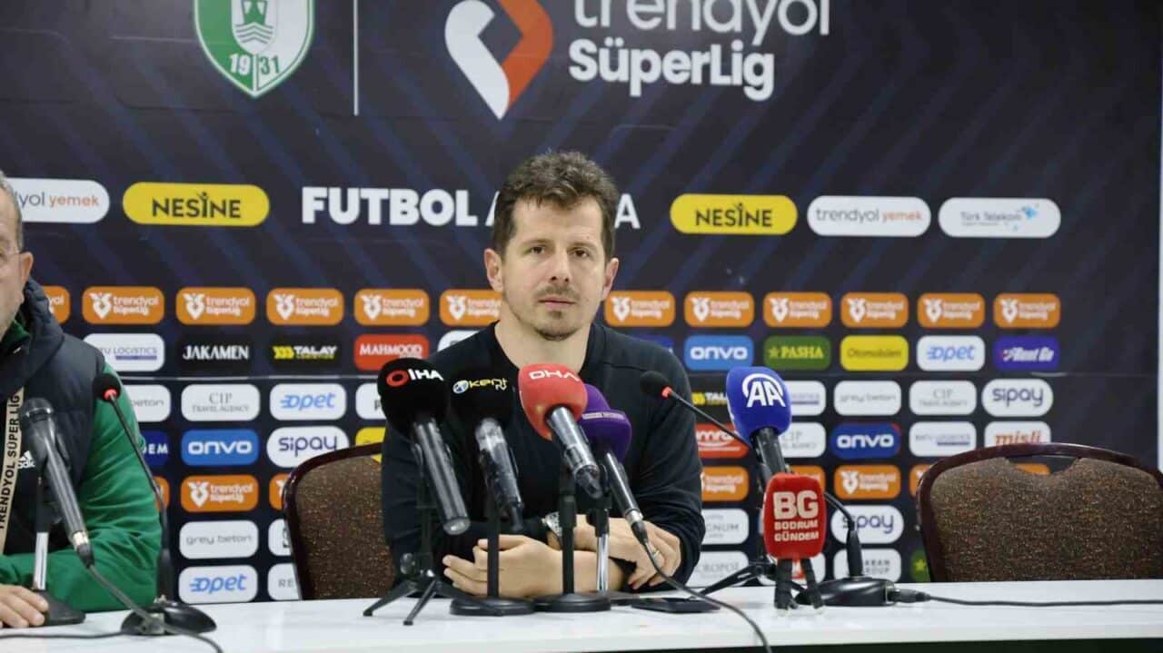 Antalyaspor'un Teknik Direktörü Emre Belözoğlu, Bodrum FK ile oynanan maçta