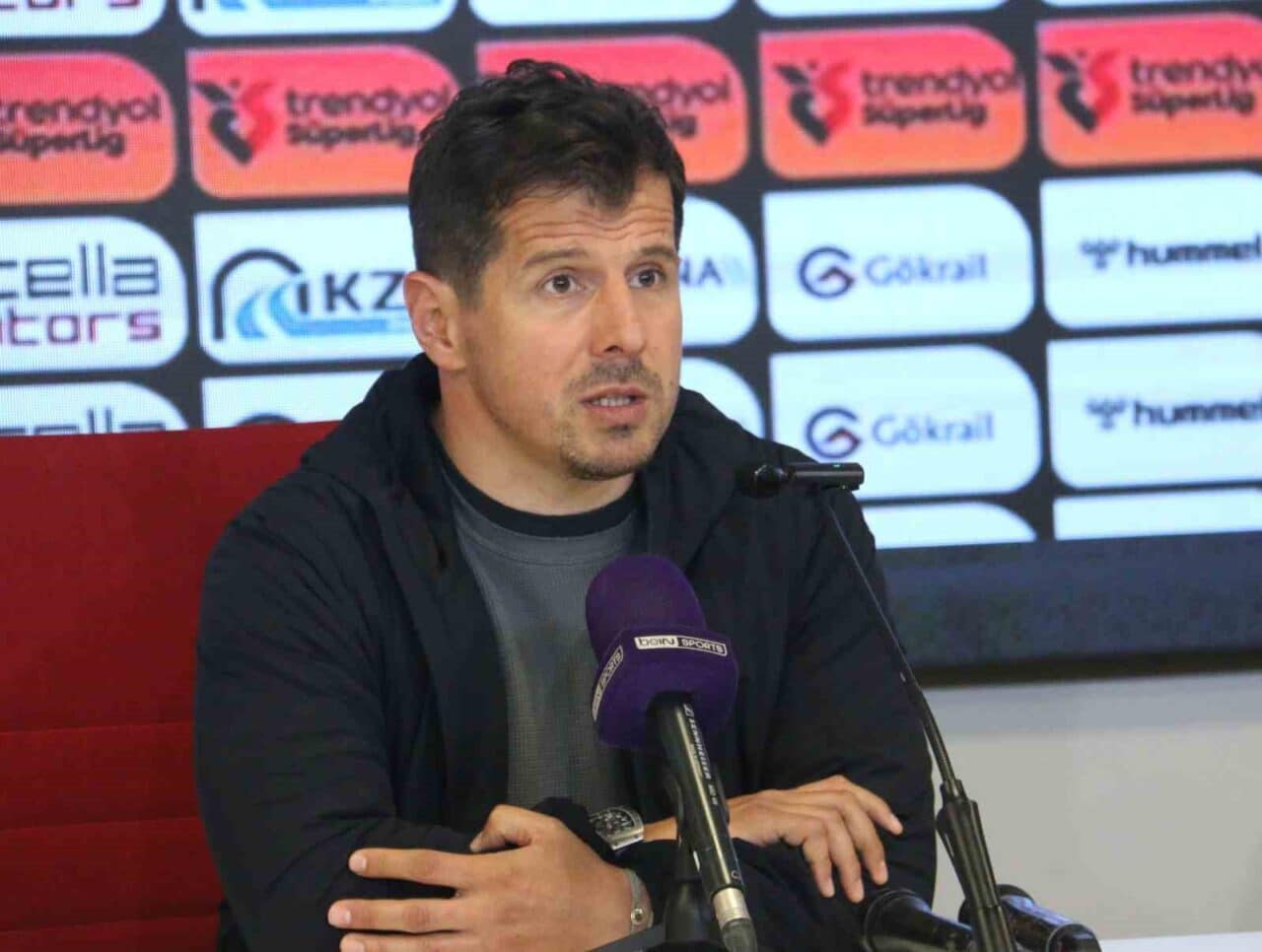 Antalyaspor'un teknik direktörü Emre Belözoğlu, Sivasspor'a 2-0 kaybettikleri maç sonrası