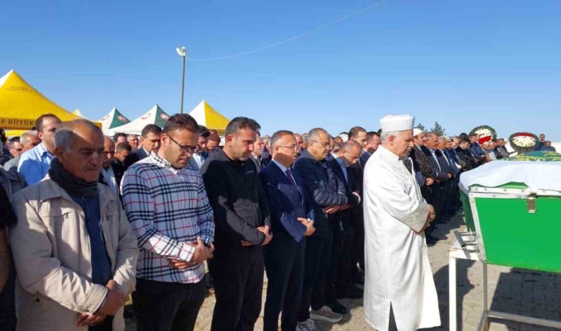 EPDK Başkanı Mustafa Yılmaz'ın annesi Ümmühan Yılmaz, Gaziantep'in Nizip ilçesinde