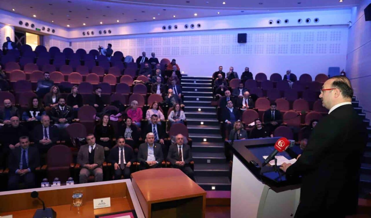 Atatürk Üniversitesi, Ankara Üniversitesi ve AVİM iş birliğiyle düzenlenen panelde,