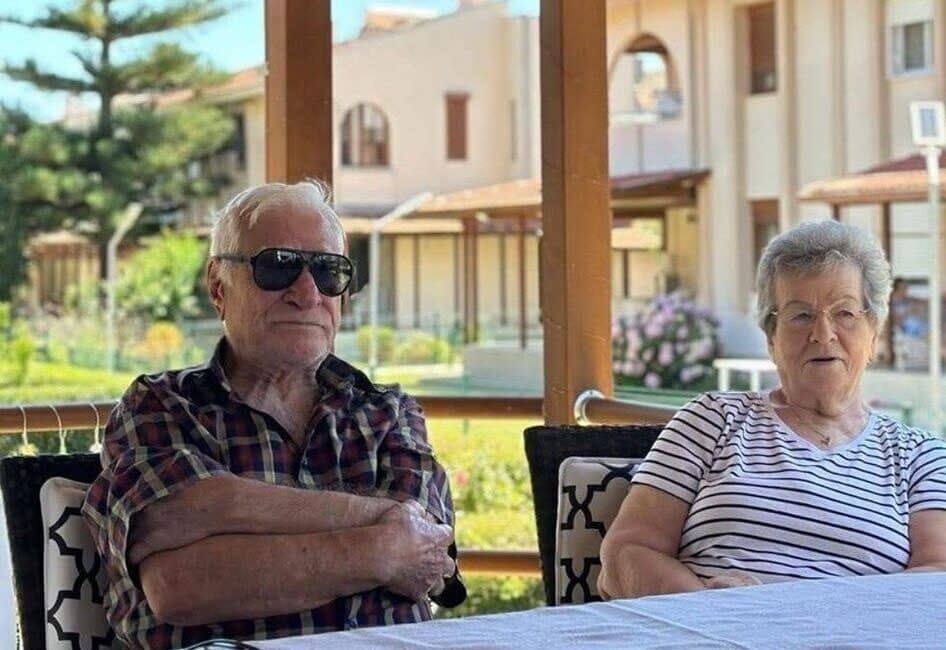 Ersun Yanal, Anneden Sonra Babasını da Kaybetti! Teknik Direktör Ersun Yanal, annesi Bahriye Yanal'ın vefatının ardından, 87
