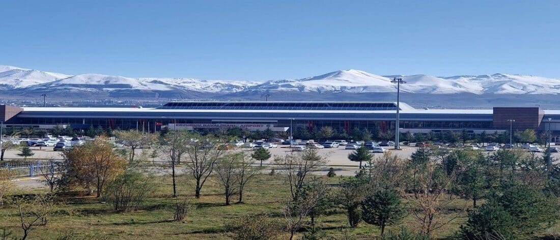Erzurum Havalimanı’nda 2025 Mart Ayı Uçuş ve Yolcu İstatistikleri Açıklandı Ulaştırma ve Altyapı Bakanlığı'nın DHMİ, Erzurum Havalimanı’nın mart 2025 verilerini