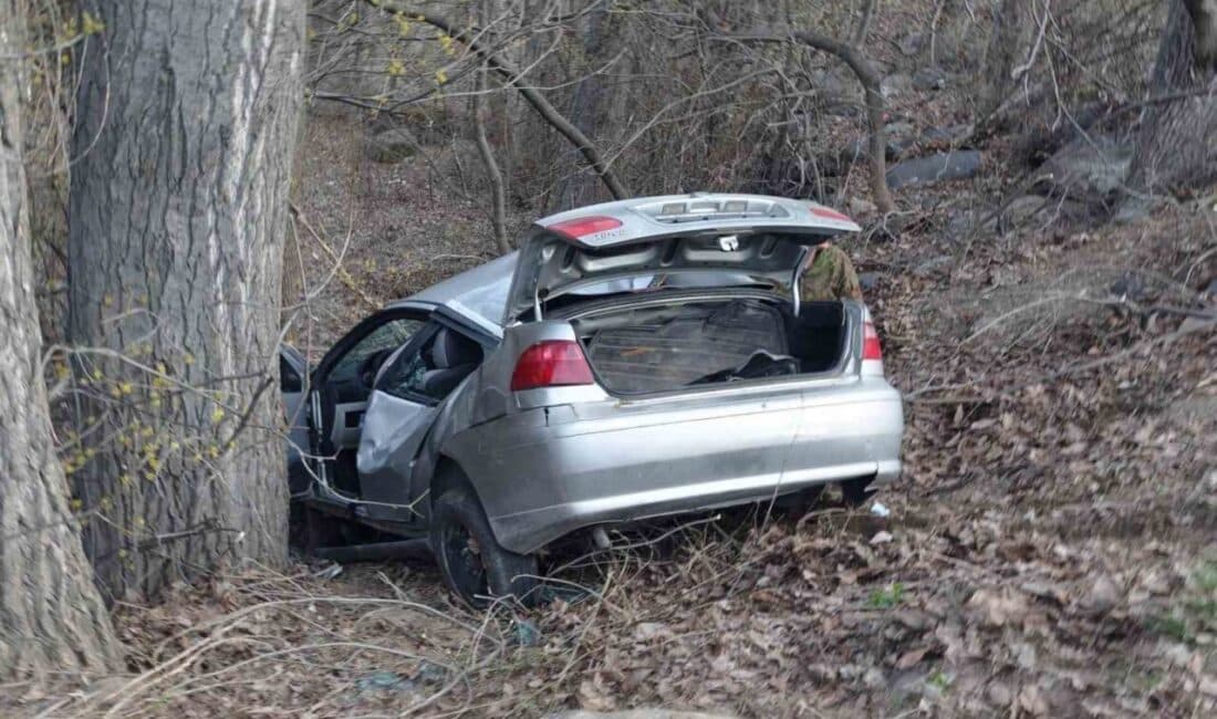 İspir’de Trafik Kazası: 3 Yaralı, Sürücü Helikopterle Hastaneye Sevk Edildi Erzurum'un İspir ilçesinde meydana gelen trafik kazasında Recai C. ve