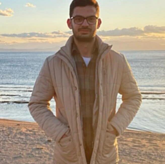 Aydın’da bir kişinin bahçede ölü olarak bulunması, herkesin yüreğini burktu. Aydın'ın Efeler ilçesinde 28 yaşındaki Nazım Özcan, evinin bahçesinde asılı