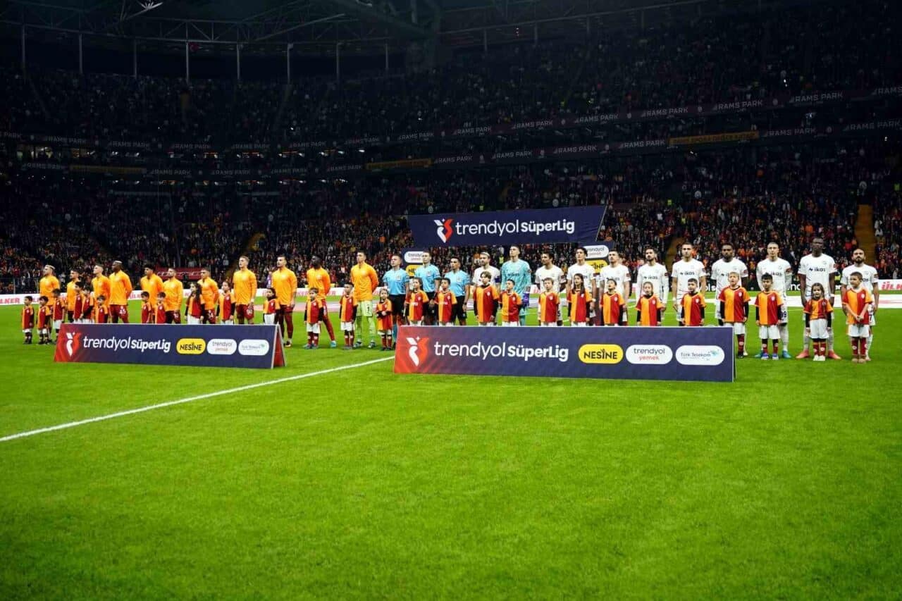 Galatasaray, Süper Lig'de Eyüpspor ile yarın saat 19.00'da karşılaşacak. Lider