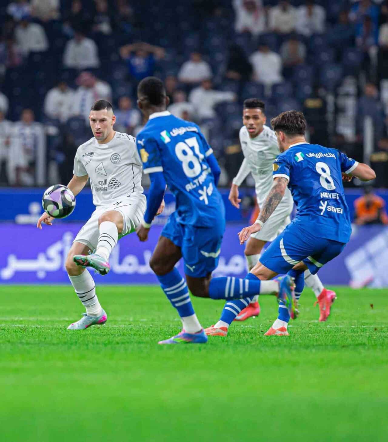 Suudi Arabistan Pro Lig'de Fatih Terim'in takımını çalıştırdığı Al Shabab,