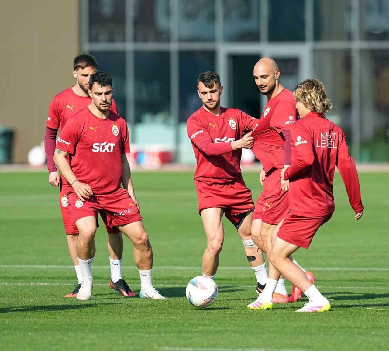 Galatasaray, Trendyol Süper Lig'deki Eyüpspor maçı öncesi hazırlıklarını Kemerburgaz Metin
