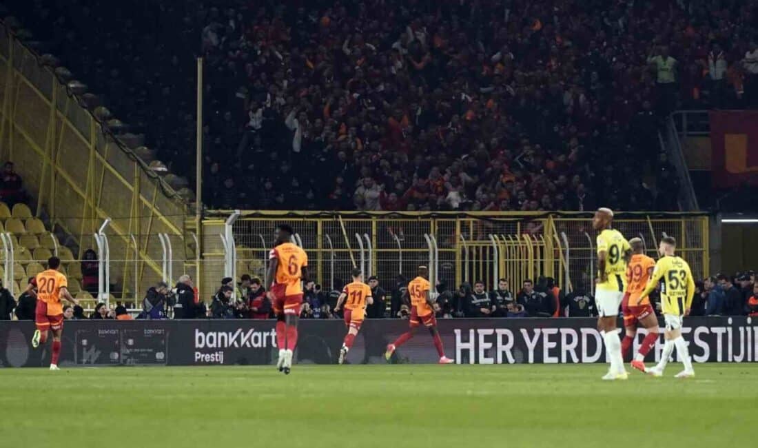 Galatasaray, bu sezon Fenerbahçe ile oynadığı 3 derbiden 2'sini kazanırken,