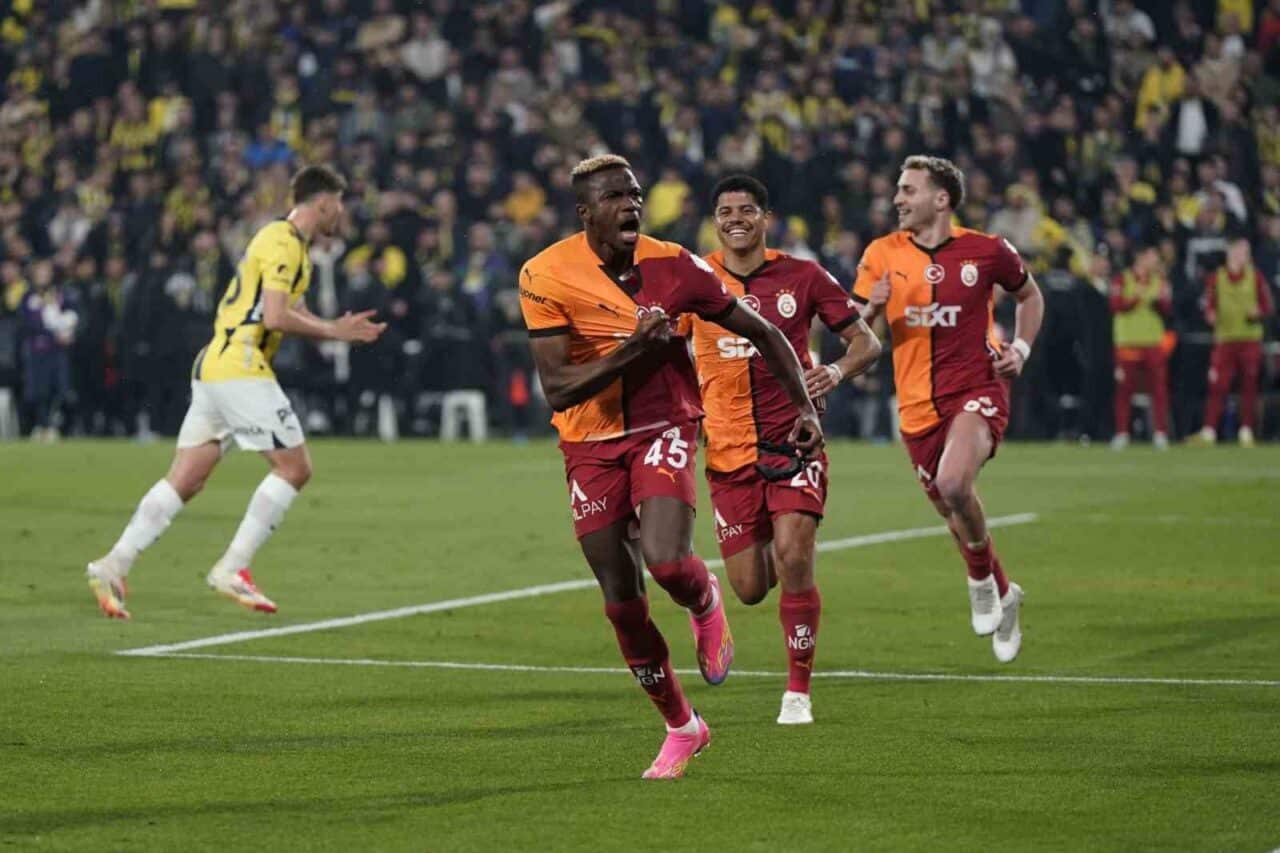 Galatasaray, Ziraat Türkiye Kupası çeyrek finalinde Fenerbahçe'yi 2-1 yenerek, rakibini