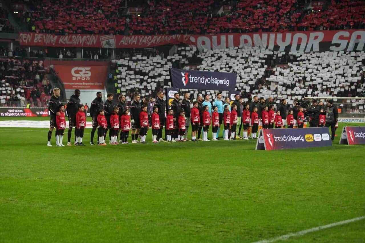 Galatasaray Teknik Direktörü Okan Buruk, Fenerbahçe ile oynanan derbinin 11'inde