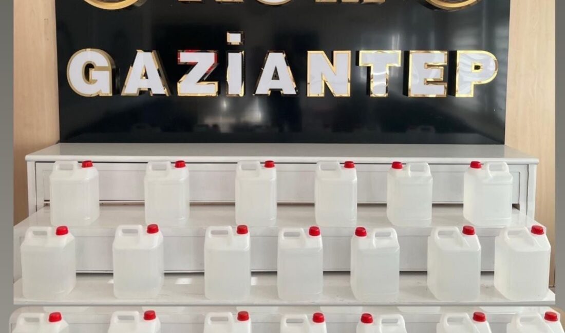 Gaziantep’te Mart Ayında Kaçakçılık Operasyonlarında 261 Şüpheli Yakalandı Gaziantep'te Mart ayında gerçekleştirilen kaçakçılık operasyonlarında 261 kişi gözaltına alındı.
