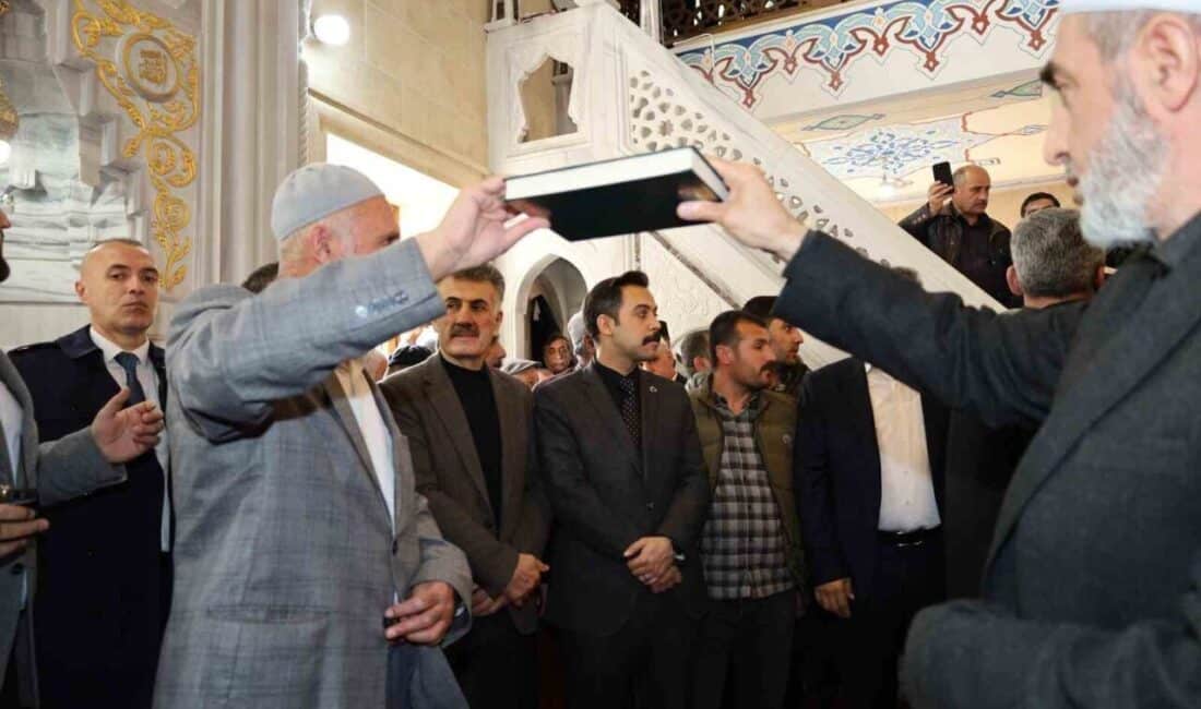 Güroymak’ta İki Aile Arasındaki Anlaşmazlık Dostlukla Noktalandı Bitlis'in Güroymak ilçesinde, Nazlıoğlu ve Eralan aileleri arasındaki husumet, Norşin