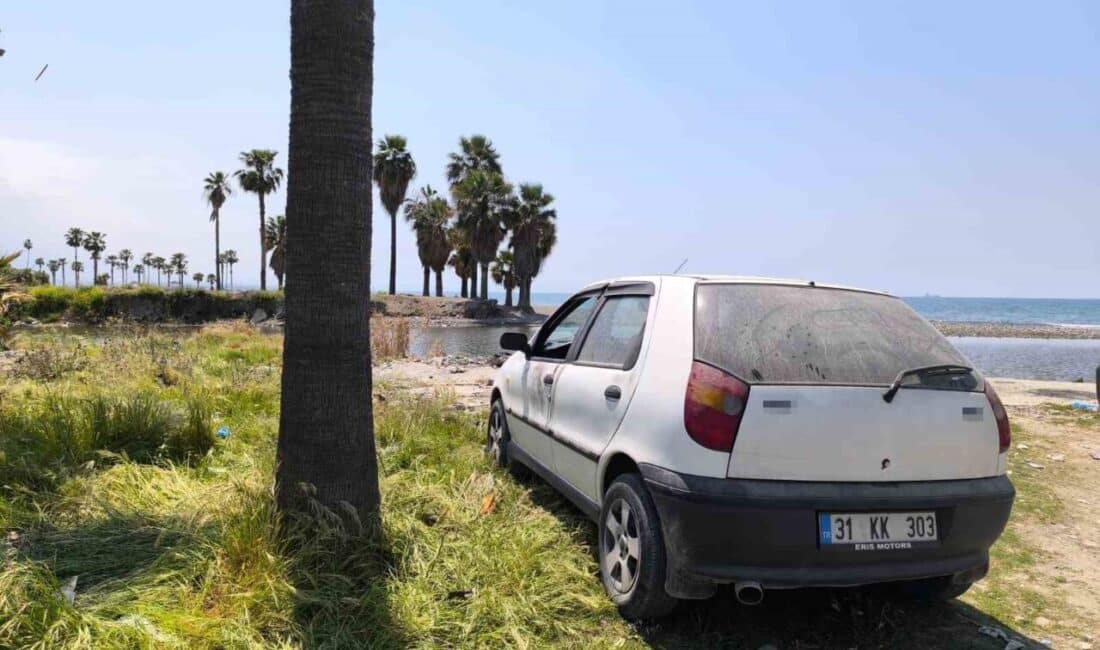 Hatay’da Araç İçerisinde Silahla Yaralanan Kişi Ağır Yaralı Olarak Hastaneye Sevk Edildi Hatay'ın Dörtyol ilçesinde, bir araçta başından silahla vurulmuş halde bulunan