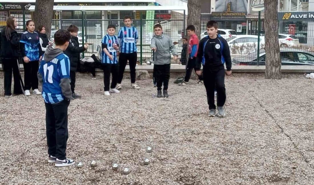 Bilecik’te Okul Spor Faaliyetleri Bocce Küçükler İl Seçmeleri heyecan dolu anlara sahne oldu Bilecik’te gerçekleştirilen Bocce Küçükler İl Seçmeleri, yoğun rekabetle geçti. Gençlik