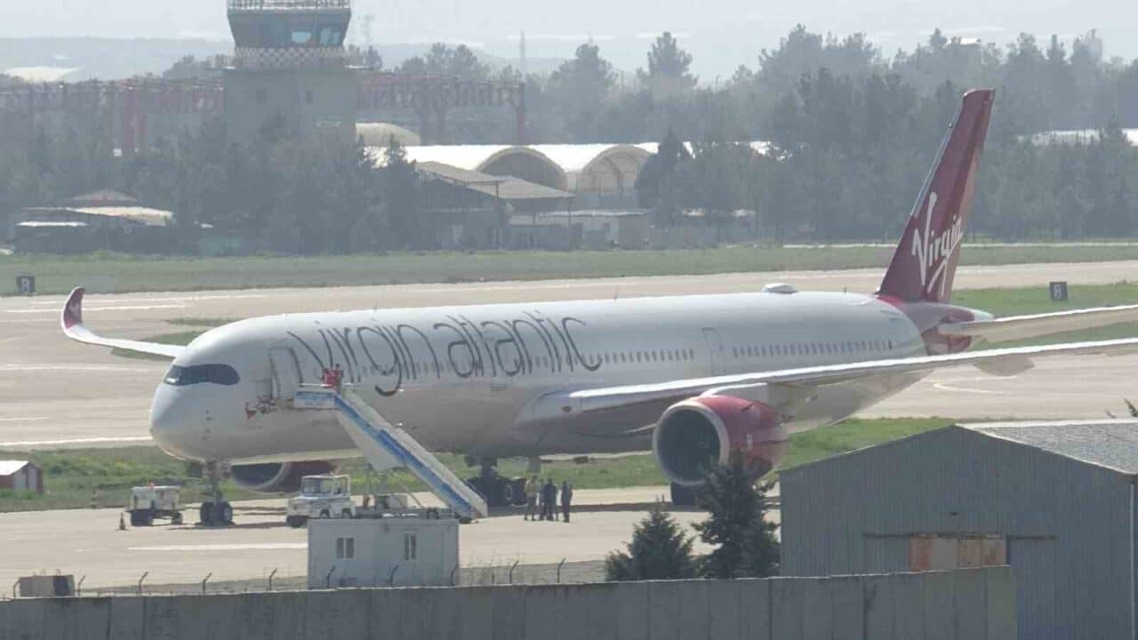 Virgin Atlantic'e ait Londra'dan Mumbai'ye giden uçağı, bir yolcunun rahatsızlığı