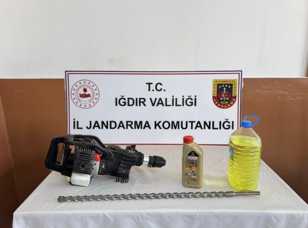 Iğdır’da sit alanında izinsiz kazı yapan 5 kişi, jandarma tarafından