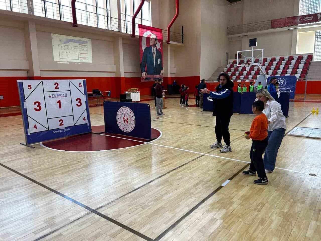 Akçakoca'da, 2024-2025 yılı eğitim döneminde 1.806 ilkokul öğrencisi, Gençlik ve