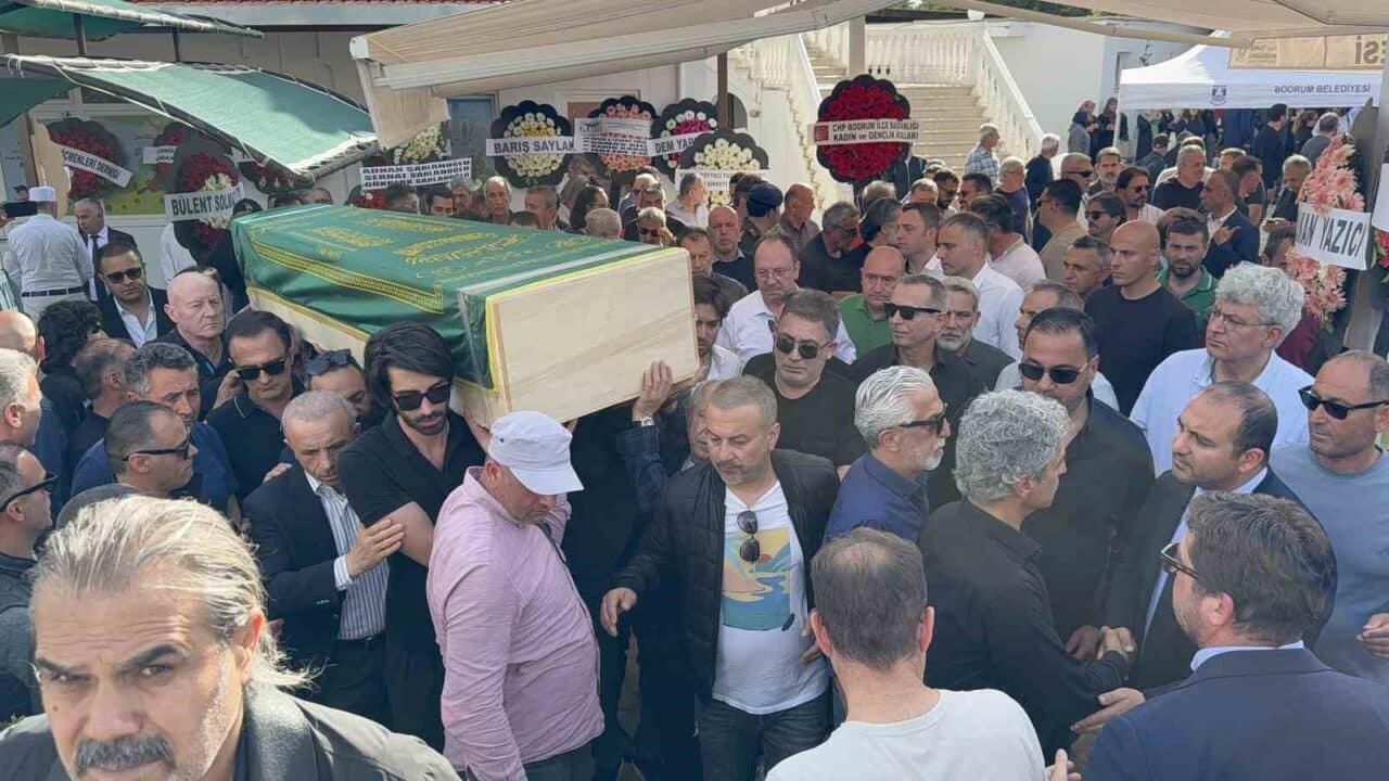 Turizmci Bülent Kaya'nın babası Aziz Kaya, Bodrum'da tedavi gördüğü hastanede