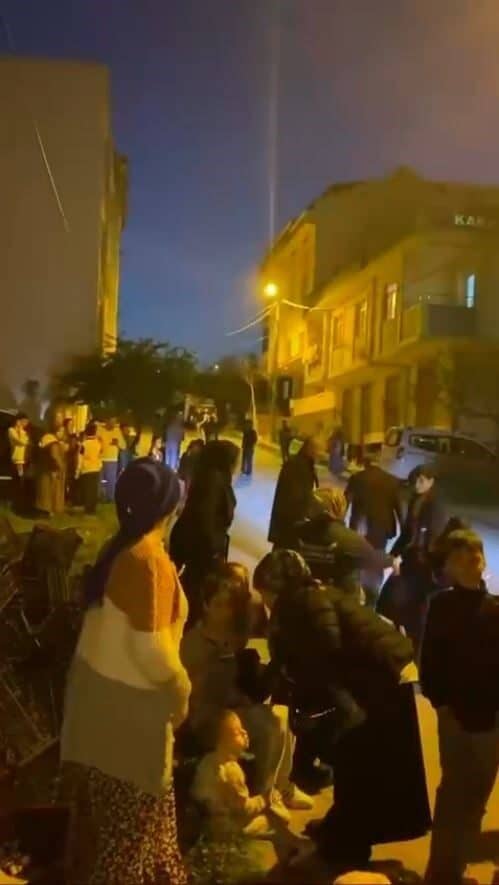 Marmara Denizi Büyükçekmece açıklarında meydana gelen 4,3 büyüklüğündeki deprem, Esenyurt,