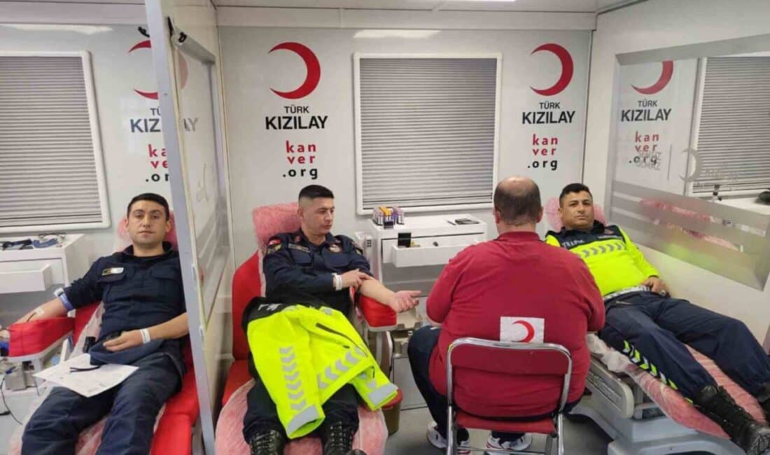 Yozgat’ta Jandarma Ekiplerince Kan Bağışının Önemi Vurgulandı Yozgat'ta Jandarma ekipleri, 'Jandarma Var, Kan Var, Hayat Var' sloganıyla