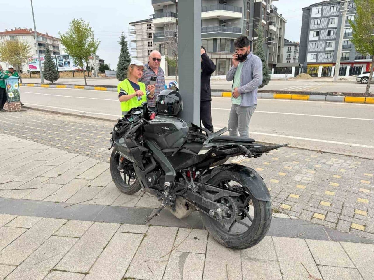 Aksaray'da H.M.İ. (18) yönetimindeki motosiklet, viraja hızlı girmesi sonucu kontrolden