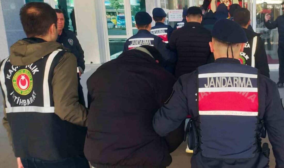 Kapıkule Gümrük Kapısı’nda Rüşvet İddiasıyla Gözaltına Alınan 38 Memurdan 23’ü Tutuklandı Edirne'nin Kapıkule Gümrük Kapısı'nda rüşvet aldıkları iddiasıyla gözaltına alınan 38