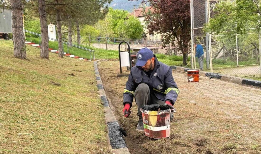 Karabük Belediyesi, Bahar Temizliği ile Park ve Yeşil Alanlarda Yenileme Çalışmalarına Başladı Karabük Belediyesi, Park ve Bahçeler Müdürlüğü'nce 130 parkta bahar temizlik