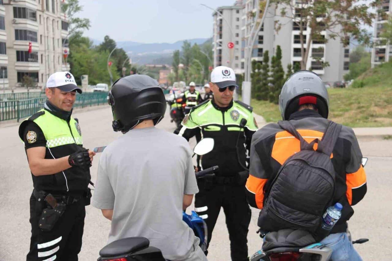 Karabük'te 24 Nisan'da yapılan denetimlerde, 217 motosiklet ve motorlu bisikletten