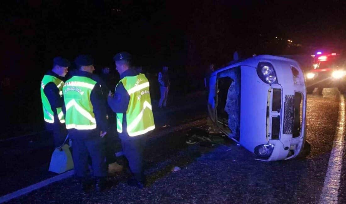 Safranbolu’da sağanak sonrası kayganlaşan yolda otomobil devrildi, 5 kişi yaralandı Karabük'ün Safranbolu ilçesinde sağanak yağmur sonrası kayganlaşan yolda kontrolden çıkan