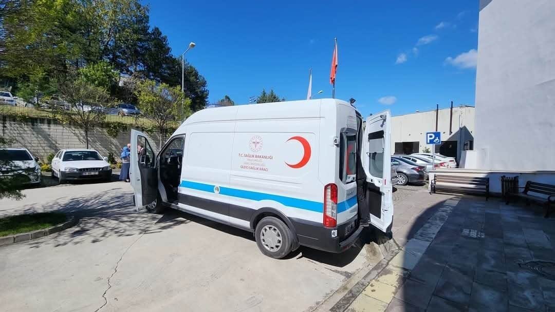 Karabük’e Sağlık Bakanlığı’ndan Yeni Gezici Araç Destek Sağlandı Karabük'e Sağlık Bakanlığı'ndan tahsis edilen Gezici Sağlık Hizmeti Aracı, İl