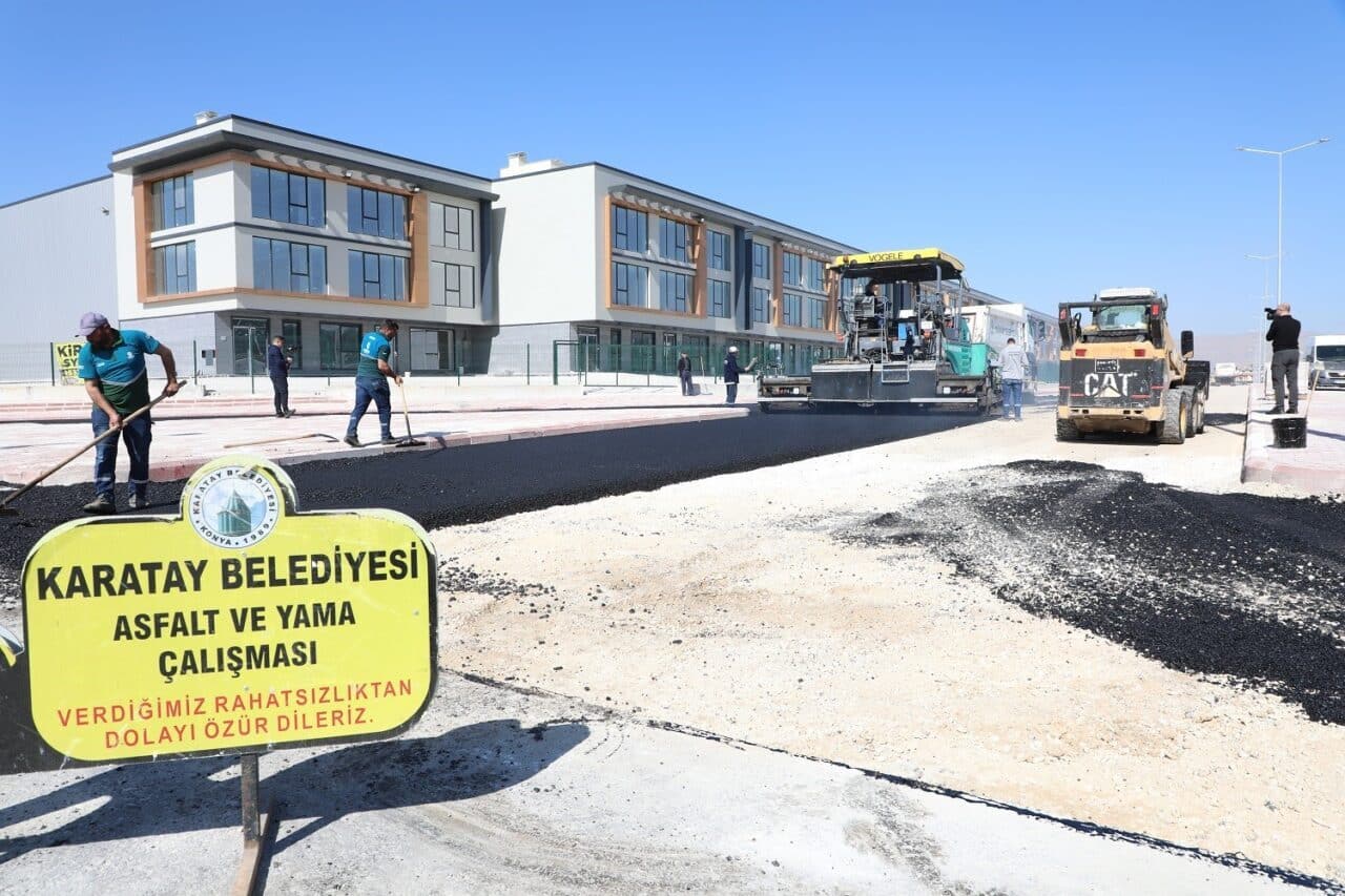 Karatay Belediyesi, 2025 asfalt sezonuna başladı. İlk çalışmasını Fevzi Çakmak