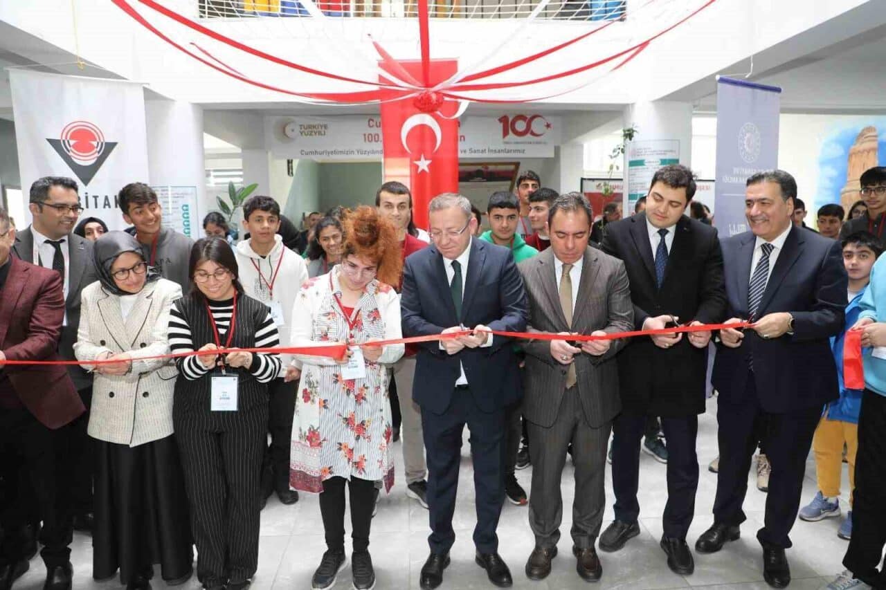 Kars'ta, TÜBİTAK'ın desteklediği "En Özel Teknoloji Engelsiz STEAM Eğitimi" projesinin