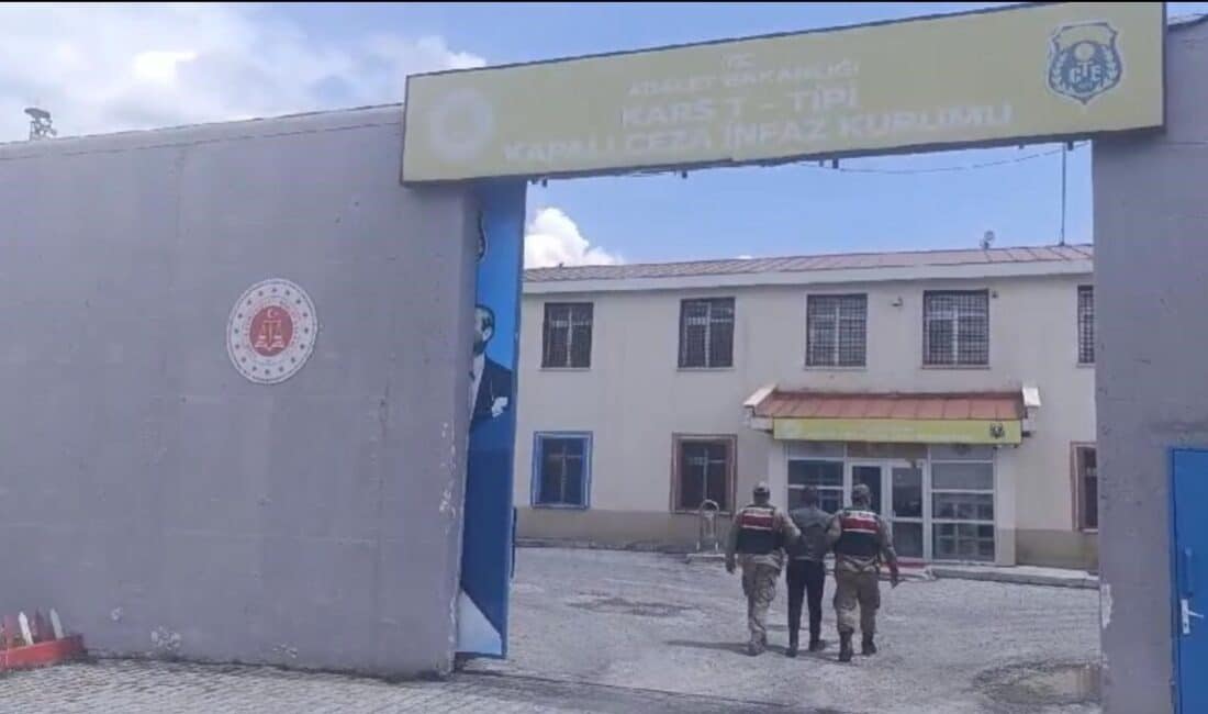 Kars’ta 4 Yıl Hapis Cezası Olan Şahıs Sarıkamış’ta Yakalandı Kars’ta, 4 yıl hapis cezası bulunan bir kişi, Jandarma'nın düzenlediği