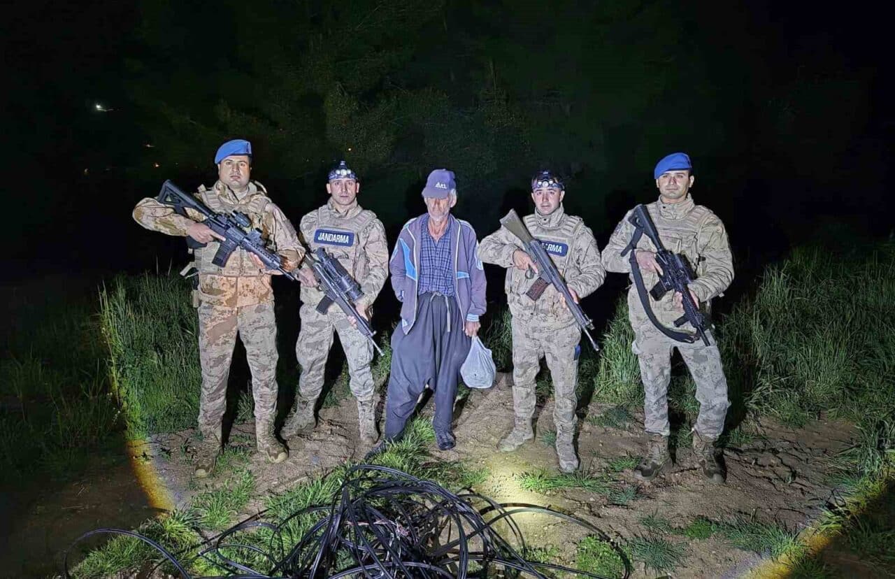 Adıyaman'ın Gölbaşı ilçesinde kaybolan zihinsel engelli Mehmet Tatlı, jandarma ekiplerinin