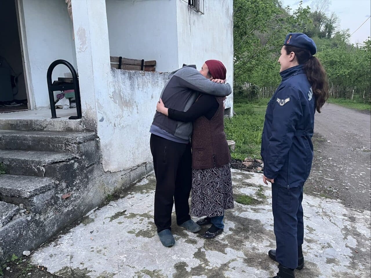 Giresun'un Barça köyünde kaybolan 17 yaşındaki H.B., vatandaşların ihbarıyla güvenlik