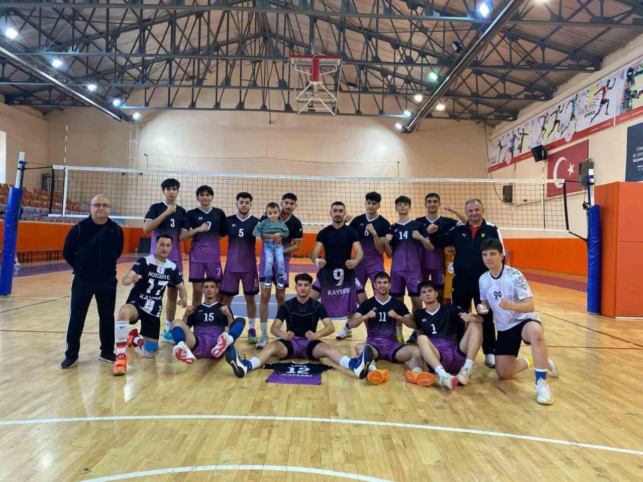 Kayseri Elit Voleybol Kulübü, Aksaray'daki Genç Erkekler Grup Müsabakaları'nda şampiyon