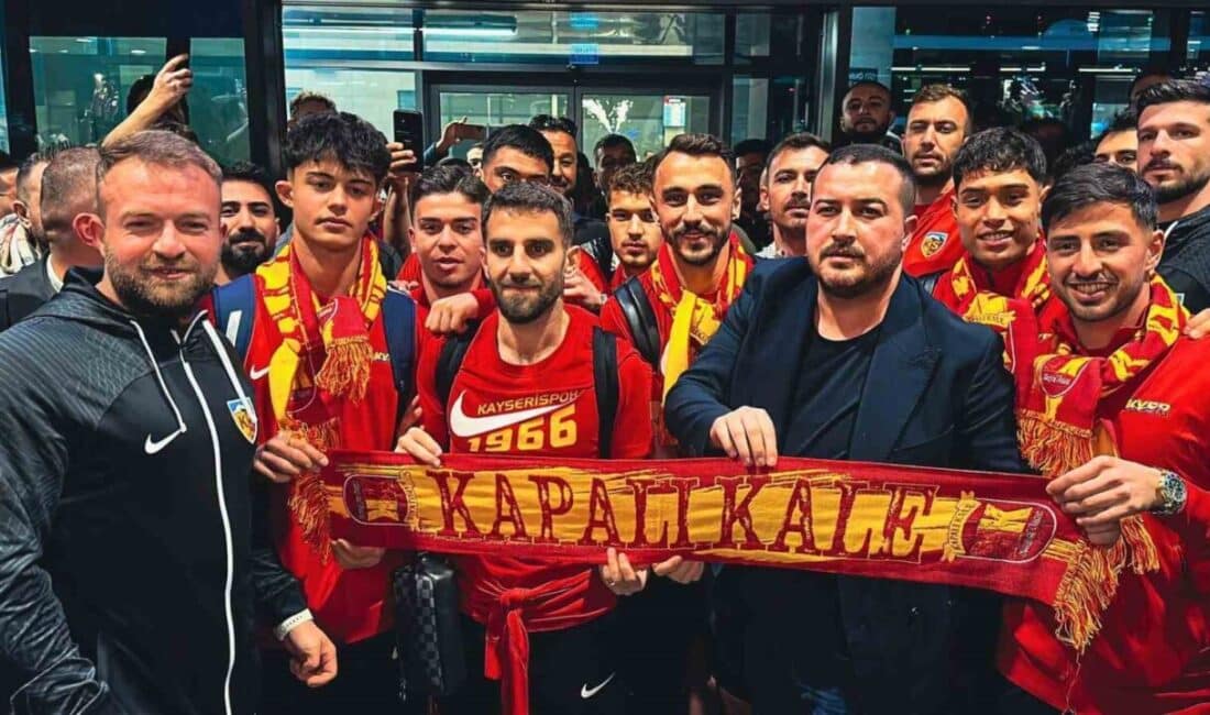 Kayserispor, Fenerbahçe ile oynadığı 3-3’lük maçın ardından havaalanında coşkuyla karşılandı Kayserispor, Süper Lig’in 32. haftasında Fenerbahçe ile 3-3 berabere kalarak