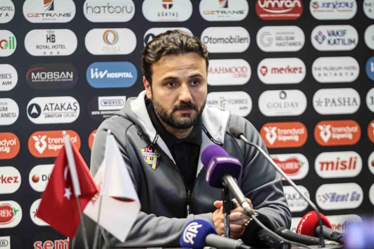 Eyüpspor'un Teknik Sorumlusu Kerem Yavaş, Atakaş Hatayspor'u 1-0 yendikleri maç