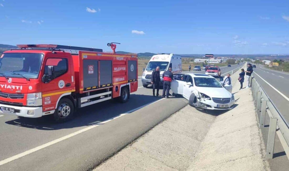 Edirne’nin Keşan İlçesinde Otomobil Çarpışması: 5 Yaralı Var Edirne'nin Keşan ilçesinde iki aracın çarpışması sonucu 5 kişi yaralandı.